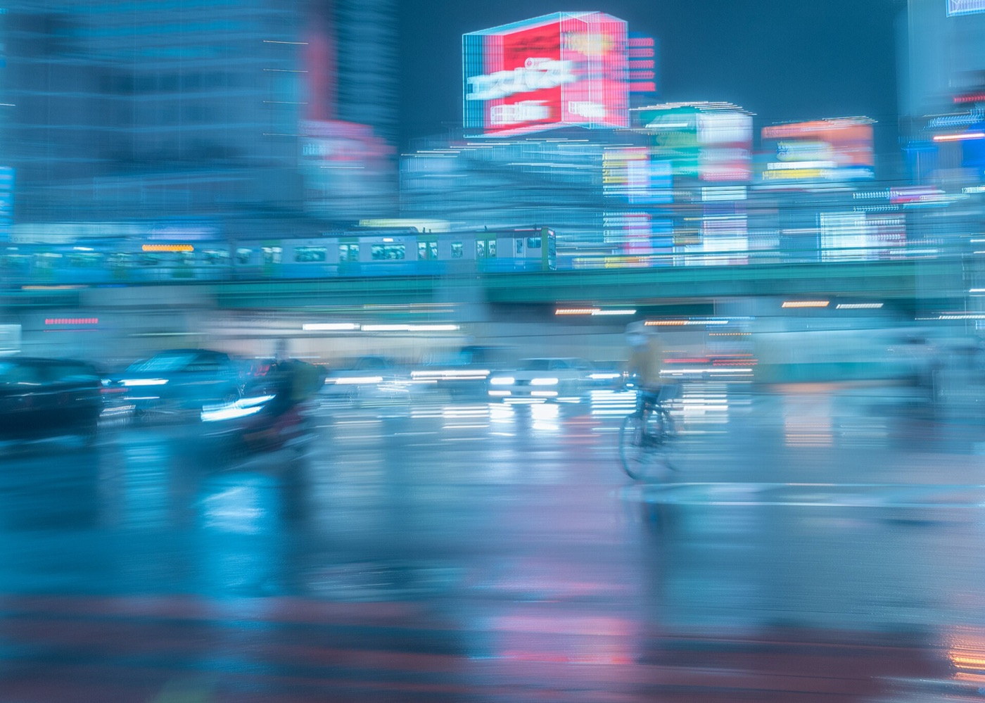 Shinjuku sotto la pioggia, una sera di neon - Tokyo